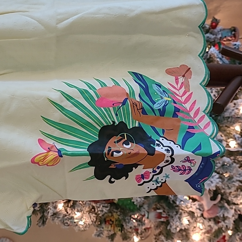 Encanto Disney Top - Picture 2 of 5